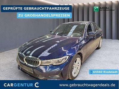 Gebraucht BMW 330e Advantage 252 PS (185 kW) 2020 Tansanitblau ii Limousine