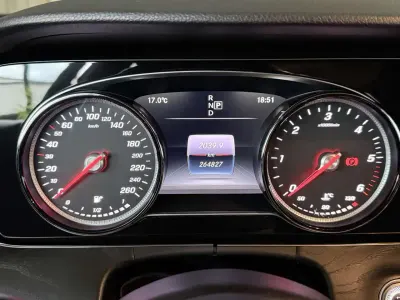 Gebraucht Mercedes E220 Avantgarde 194 PS (142 kW) 2018 Kombi