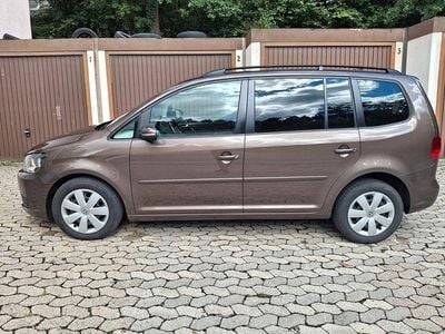 Gebraucht VW Touran Comfortline 105 PS (77 kW) 2011 Braun Van / Kleinbus