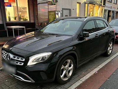 Gebraucht Mercedes GLA220 170 PS (125 kW) 2017 Schwarz SUV
