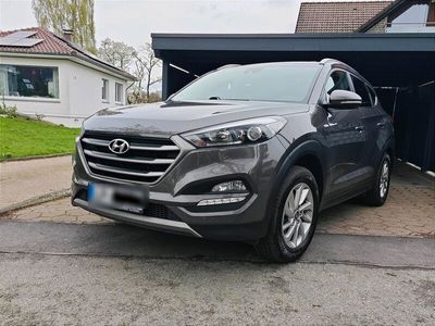 gebraucht Hyundai Tucson IX35 1.6 GDI AHK DAB 2WD Scheckheft 8fach bereift