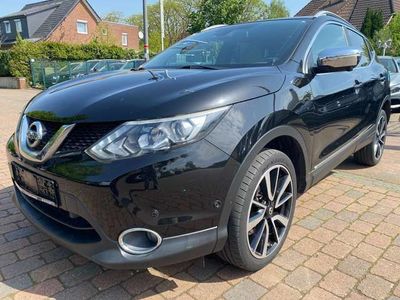 gebraucht Nissan Qashqai Tekna 4x4+Panorama+AHK+NAV+PDC+SHZ+Tempo