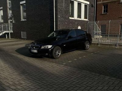 Second-hand BMW 318 143 CP (105 kW) 2009 Negru Berlinǎ