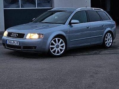 Silber Gebraucht 2004 Audi A4 Ambiente Kombi | 4.500 €