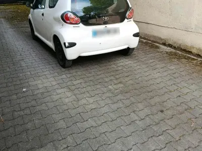 Używany Toyota Aygo 60 KM (44 kW) 2011 Biały Hatchback