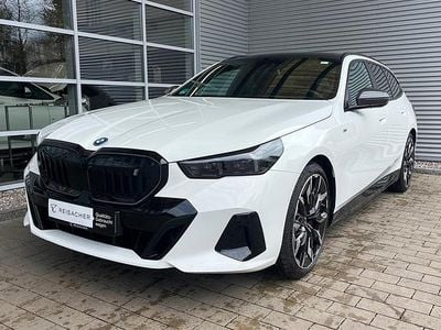 Gebraucht BMW i5 Comfort Edition 250 kW (340 PS) 2025 Alpinweiß uni Kombi