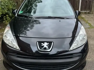 Gebraucht Peugeot 207 73 PS (53 kW) 2007 Schwarz Limousine