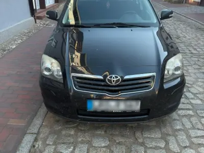 Gebraucht Toyota Avensis 126 PS (92 kW) 2009 Schwarz Kombi