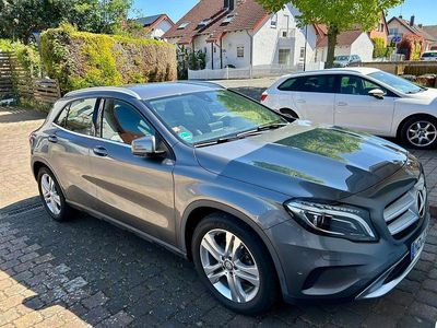 Usata Mercedes GLA180 Urban 122 CV (89 kW) 2016 Grigio SUV