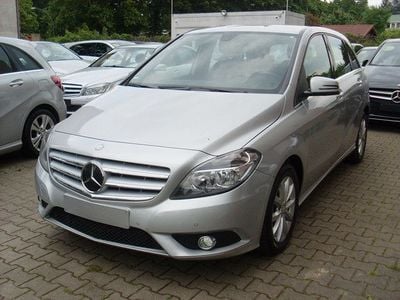 Gebraucht Mercedes B180 122 PS (89 kW) 2013 Silber Van / Kleinbus