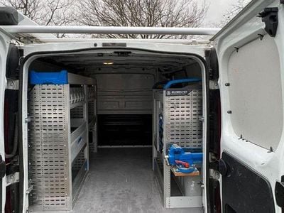 Gebraucht Opel Vivaro 121 PS (88 kW) 2018 Weiß Van / Kleinbus