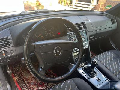 Mercedes C180