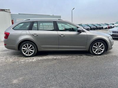 Beige Gebraucht 2015 Skoda Octavia Ambition Kombi | 4.750 € (Superpreis)