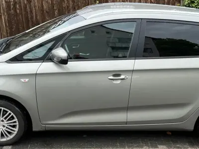 Gebraucht Kia Carens 141 PS (103 kW) 2014 Andere farben Van / Kleinbus