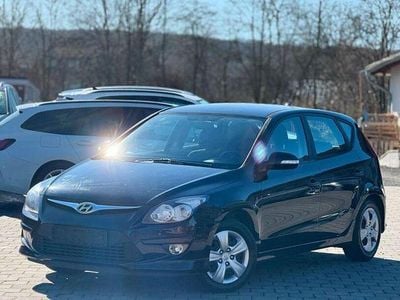 Gebraucht Hyundai i30 Classic 109 PS (80 kW) 2012 Schwarz Limousine