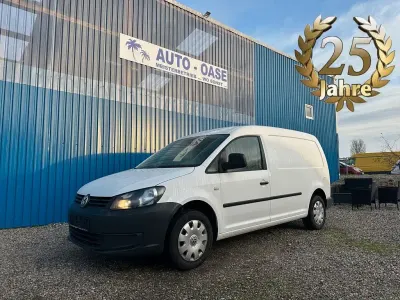 Usado VW Caddy 102 HP (75 kW) 2015 Branco Monovolume