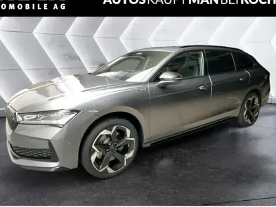 Neu Skoda Superb SportLine 193 PS (141 kW) 2026 Grau Kombi