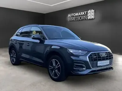 Gebraucht Audi Q5 Basis 204 PS (150 kW) 2021 Manhattangrau (metallic) SUV