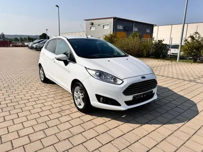 Gebraucht Ford Fiesta Titanium 101 PS (74 kW) 2015 Weiß Kleinwagen