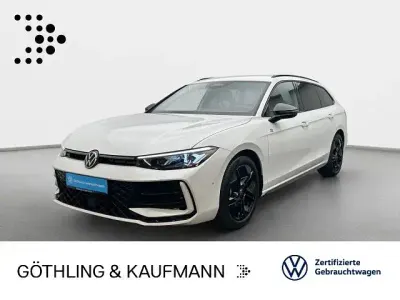 Używany VW Passat R-line 150 KM (110 kW) 2025 Biały Sedan/Limuzyna
