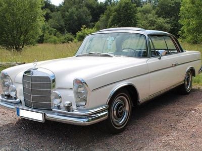 Weiß Gebraucht 1967 Mercedes 300 Coupé | 48.500 €
