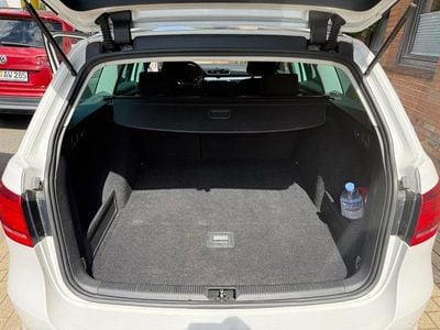 Gebraucht VW Passat 105 PS (77 kW) 2012 Weiß Kombi
