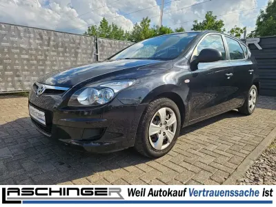Gebraucht Hyundai i30 109 PS (80 kW) 2009 Stone black (schwarz) Limousine