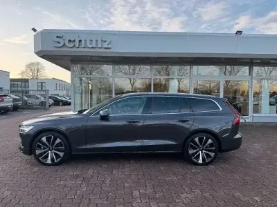 Usata Volvo V60 Plus 197 CV (144 kW) 2022 Grigio Station wagon