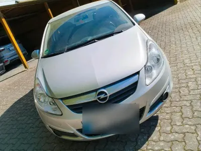 Usata Opel Corsa 55 CV (40 kW) 2009 Argento Utilitaria
