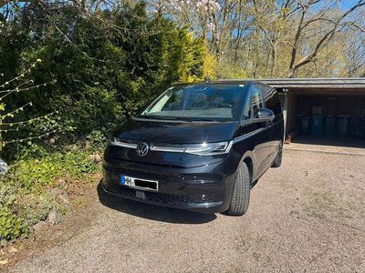 Second-hand VW Multivan Style 204 CP (150 kW) 2023 Negru Monovolum