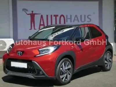 Gebraucht Toyota Aygo X Edition 72 PS (52 kW) 2024 Rot SUV