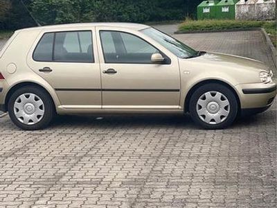 Gebraucht VW Golf IV 75 PS (55 kW) 2001 Gelb Kleinwagen
