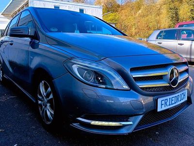 Gebraucht Mercedes B180 109 PS (80 kW) 2012 Grau Van / Kleinbus
