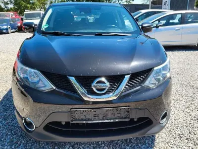 Gebraucht Nissan Qashqai Acenta 110 PS (80 kW) 2015 Schwarz SUV
