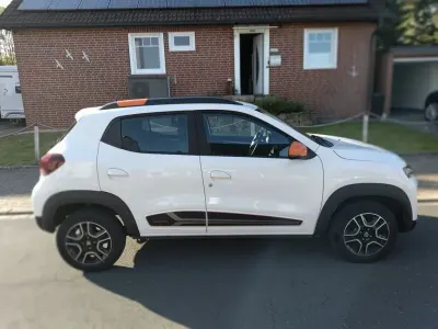 Usado Dacia Spring Comfort Plus 33 kW (45 CV) 2022 Blanco Utilitario