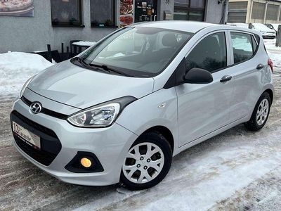 Sleek silver / met Gebraucht 2016 Hyundai i10 Classic Kleinwagen | 5.999 € (Fairer Preis)