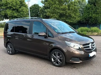 Gebraucht Mercedes V220 Edition 163 PS (119 kW) 2018 Braun Van / Kleinbus