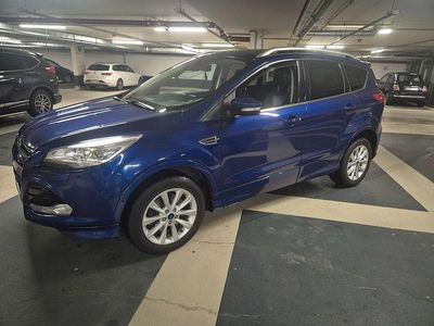 Blau Gebraucht 2016 Ford Kuga Individual SUV | 11.000 € (Guter Preis)
