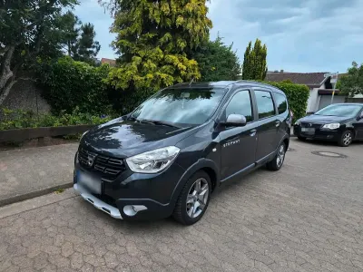 Gebraucht Dacia Lodgy Stepway 115 PS (84 kW) 2018 Grau Van / Kleinbus