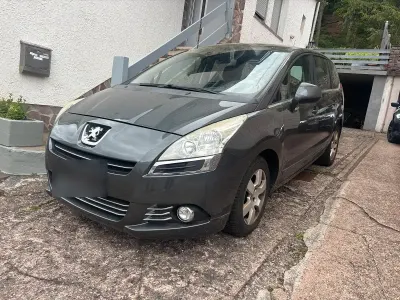Gebraucht Peugeot 5008 110 PS (80 kW) 2010 Grau Van / Kleinbus
