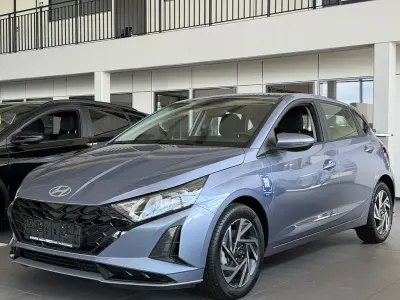 Neu Hyundai i20 Trend 101 PS (74 kW) 2025 Blau Kleinwagen