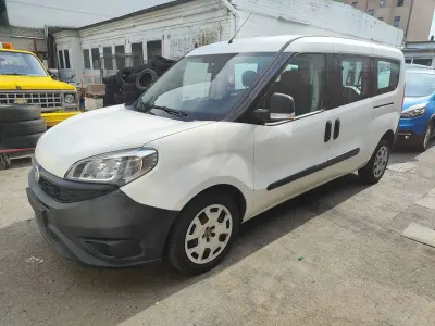 Gebraucht Fiat Doblò Basis 95 PS (69 kW) 2016 Colore esterno (weiß) Van / Kleinbus