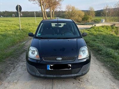 Usata Ford Fiesta 60 CV (44 kW) 2006 Blu Utilitaria