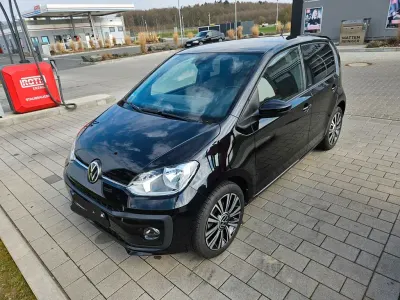 Używany VW up! Active 65 KM (47 kW) 2021 Czarny Hatchback