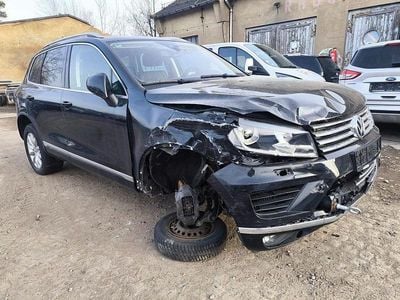 Gebraucht VW Touareg Terrain Tech 262 PS (192 kW) 2016 Deep black perleffekt SUV