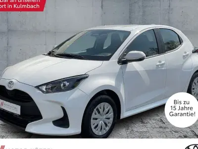 Gebraucht Toyota Yaris Hybrid Comfort 116 PS (85 kW) 2025 Weiß Limousine