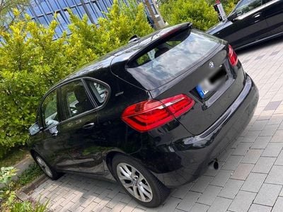 BMW 225