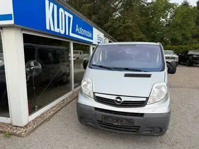 Gebraucht Opel Vivaro 114 PS (83 kW) 2013 Silber Van / Kleinbus