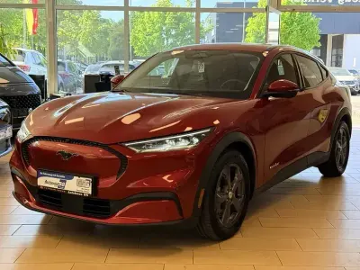 Usata Ford Mustang Mach-E 216 kW (294 CV) 2021 Rosso SUV