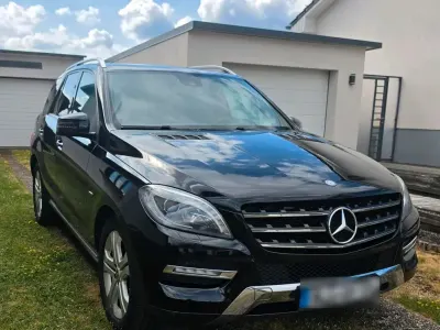 Gebraucht Mercedes ML350 265 PS (194 kW) 2012 Schwarz SUV